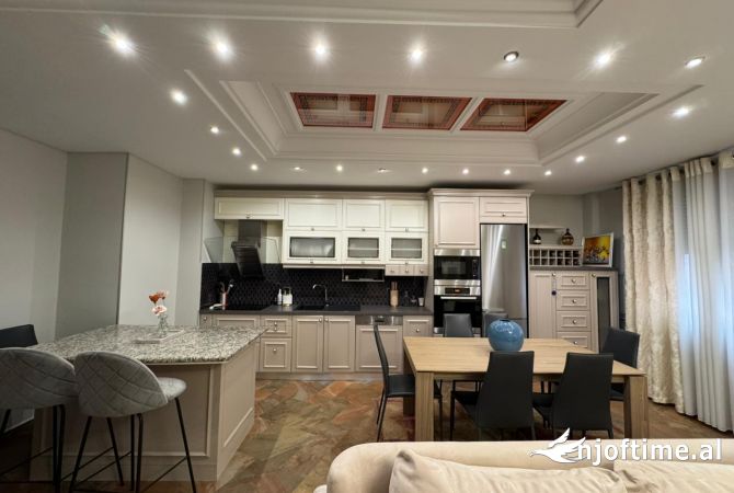 Shtepi me qera Apartament ne Tirane, 3+1, Mobilimi E mobiluar, Pagesa 1,300  Euro.