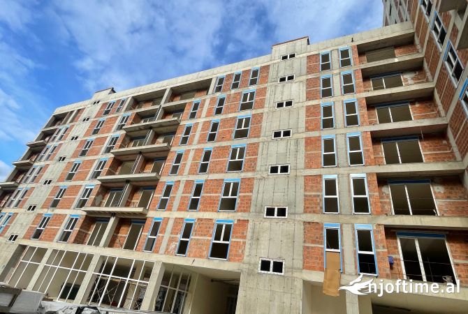 Shtepi ne shitje Apartament ne Tirane, 2+1, Mobilimi Bosh, pa mobiluar, Pagesa 173,500  Euro.