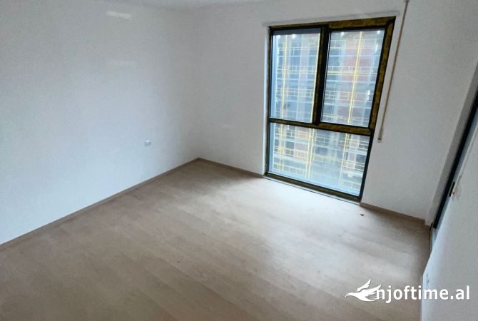 Shtepi ne shitje Apartament ne Tirane, 2+1, Mobilimi Bosh, pa mobiluar, Pagesa 141,500  Euro.
