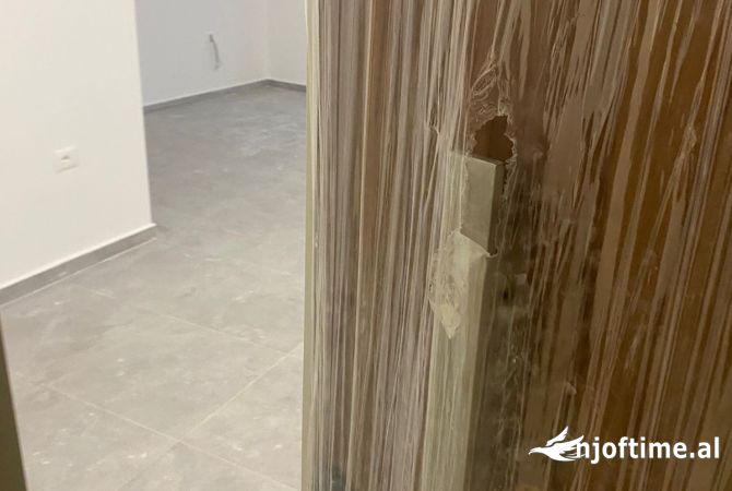 Shtepi me qera Apartament ne Tirane, 1+1, Mobilimi Bosh, pa mobiluar, Pagesa 450  Euro.