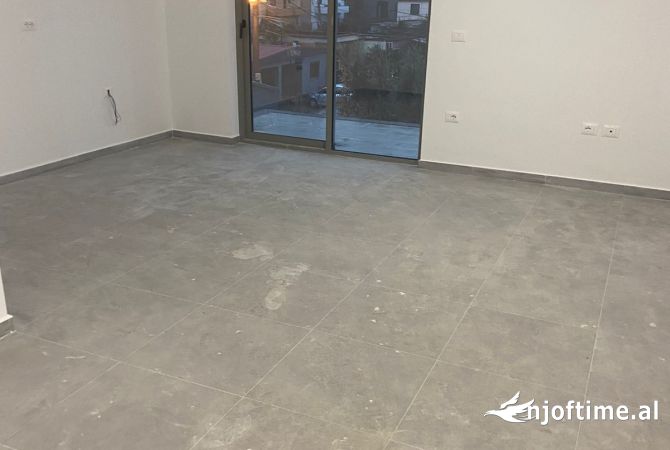 Shtepi me qera 1+1 ne Tirane - 450 Euro