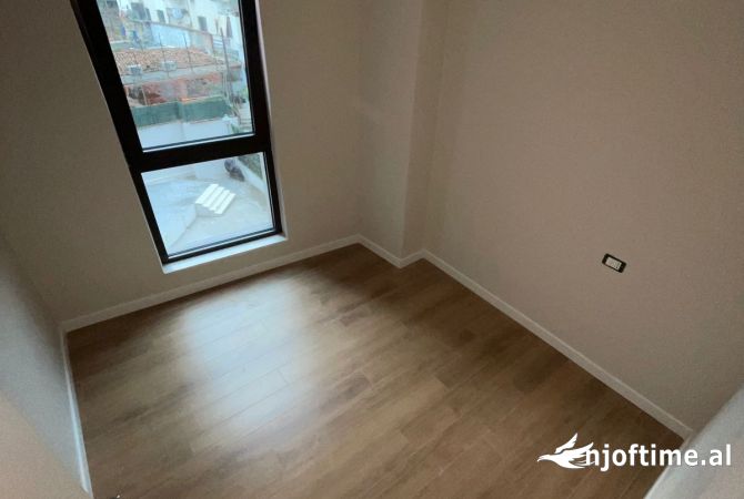 Shtepi me qera Apartament ne Tirane, 1+1, Mobilimi Bosh, pa mobiluar, Pagesa 680  Euro.