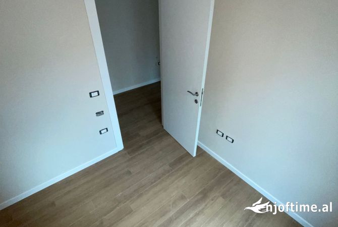 Shtepi me qera Apartament ne Tirane, 1+1, Mobilimi Bosh, pa mobiluar, Pagesa 680  Euro.