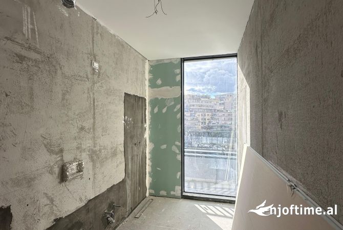 Apartment for sale in Tirana 3+1, Emty