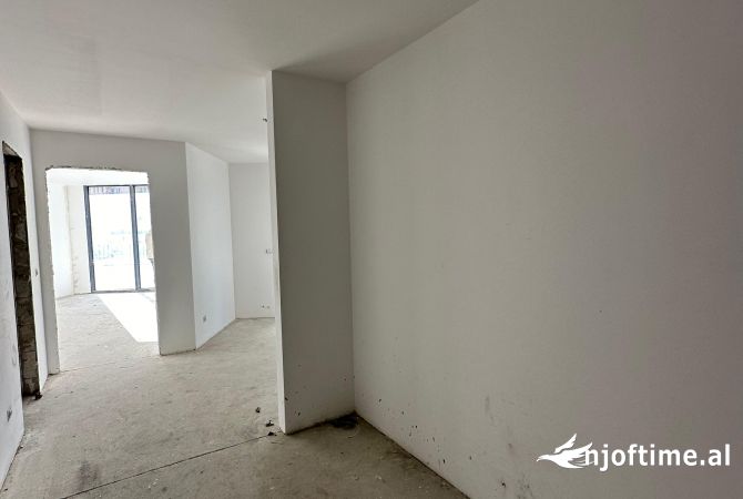 Apartment for sale in Tirana 3+1, Emty