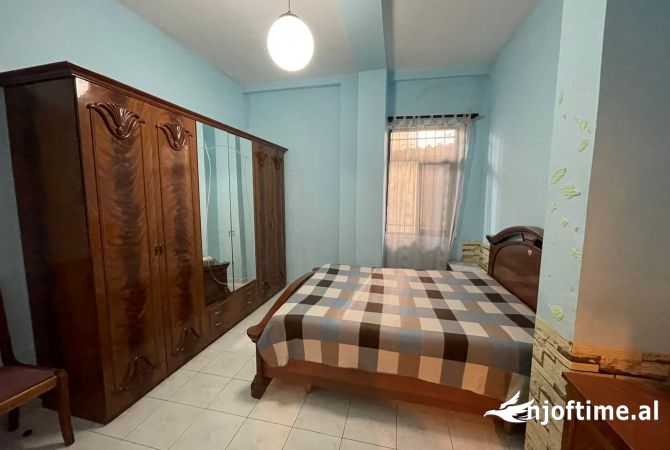 Shtepi me qera Apartament ne Tirane, 1+1, Mobilimi E mobiluar, Pagesa 500  Euro.