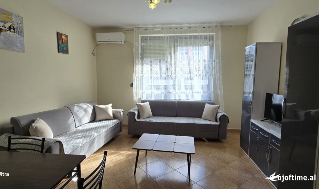 Shtepi me qera Apartament ne Tirane, 2+1, Mobilimi E mobiluar, Pagesa 650  Euro.