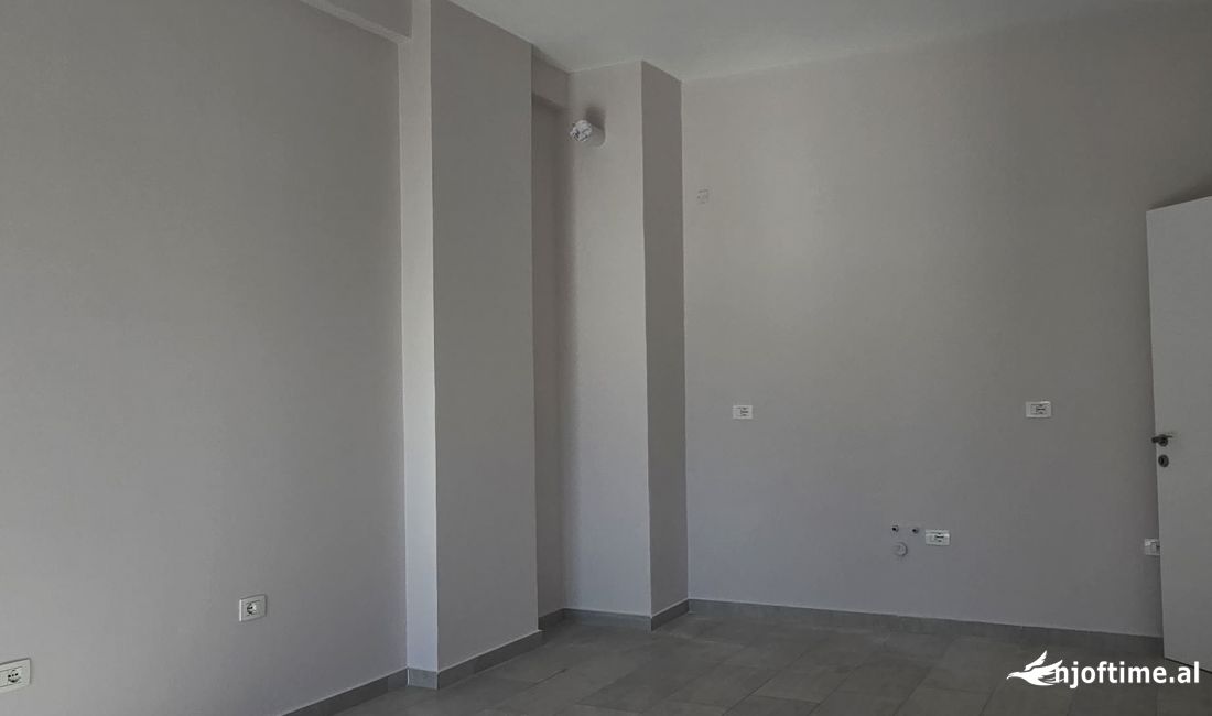 Shtepi me qera Apartament ne Tirane, 1+1, Mobilimi Bosh, pa mobiluar, Pagesa 450  Euro.