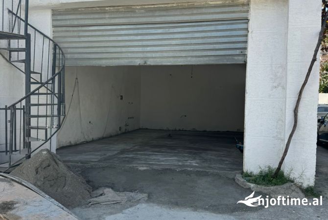 Ambient biznesi me qera 4+1 ne Tirane - 300 Euro