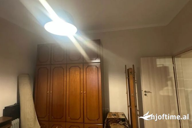 Shtepi me qera Apartament ne Tirane, 2+1, Mobilimi E mobiluar, Pagesa 600  Euro.