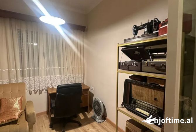 Shtepi me qera Apartament ne Tirane, 2+1, Mobilimi E mobiluar, Pagesa 600  Euro.