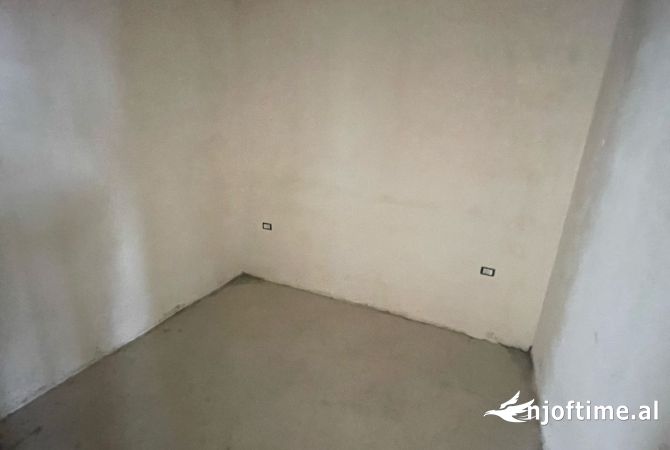 Shtepi ne shitje 2+1 ne Tirane - 102,000 Euro