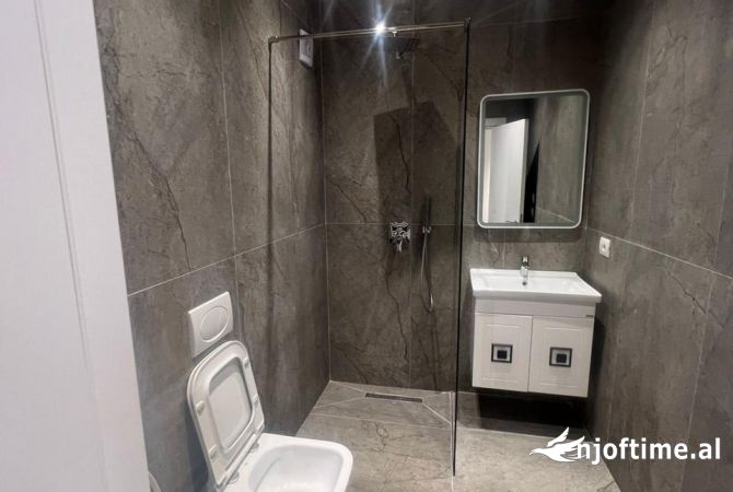 Shtepi me qera Apartament ne Tirane, 2+1, Mobilimi E mobiluar, Pagesa 1,200  Euro.