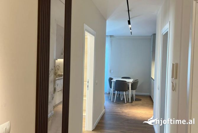 Shtepi me qera Apartament ne Tirane, 2+1, Mobilimi E mobiluar, Pagesa 1,200  Euro.