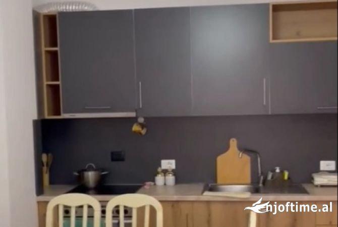 Shtepi me qera Apartament ne Tirane, 2+1, Mobilimi E mobiluar, Pagesa 350  Euro.