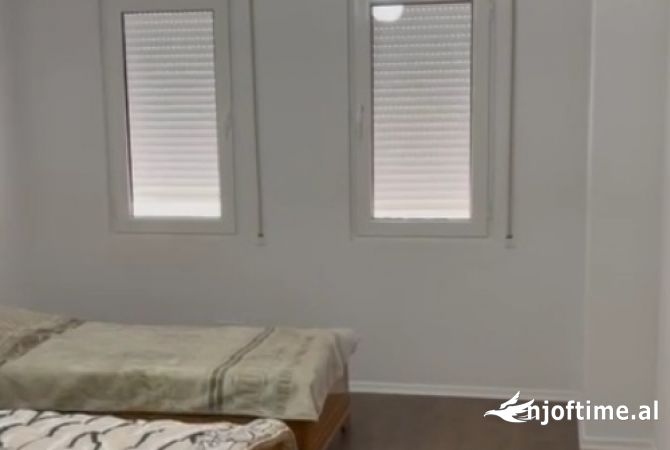 Shtepi me qera Apartament ne Tirane, 2+1, Mobilimi E mobiluar, Pagesa 350  Euro.