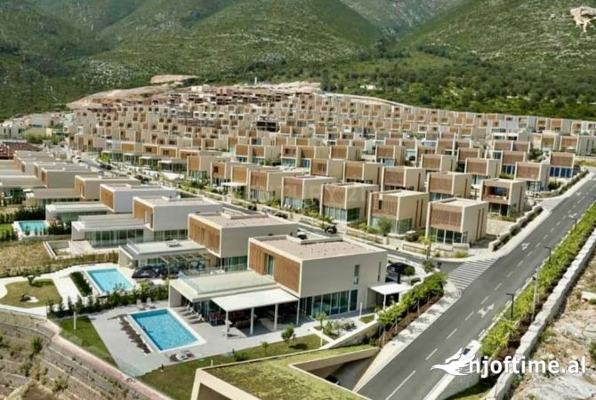 Shtepi ne shitje 2+1 ne Himare - 765,000 Euro