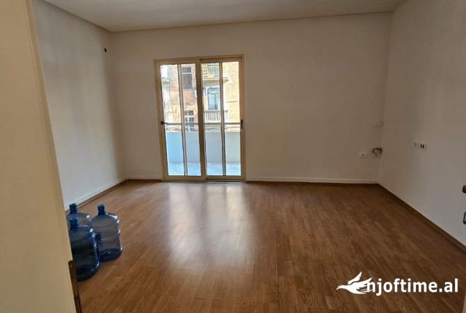 Shtepi me qera 3+1 ne Tirane - 1,500 Euro