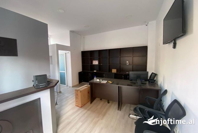 Ambient biznesi me qera 1+1 ne Tirane - 700 Euro