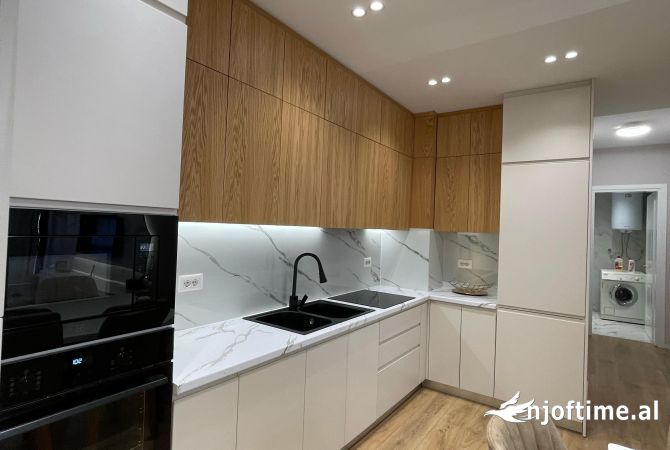 Shtepi me qera Apartament ne Tirane, 2+1, Mobilimi E mobiluar, Pagesa 800  Euro.