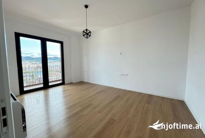 Shtepi ne shitje Apartament ne Tirane, 3+1, Mobilimi Bosh, pa mobiluar, Pagesa 400,000  Euro.