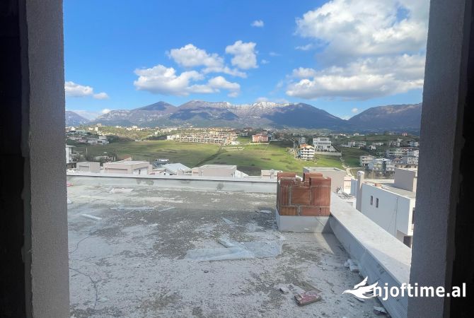 Shtepi ne shitje Vila Luksoze ne Tirane, 4+1, Mobilimi Bosh, pa mobiluar, Pagesa 539,900  Euro.