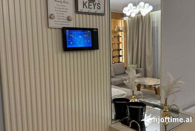 Shtepi me qera Apartament ne Tirane, 1+1, Mobilimi E mobiluar, Pagesa 950  Euro.