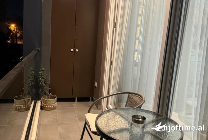 Shtepi me qera Apartament ne Tirane, 1+1, Mobilimi E mobiluar, Pagesa 950  Euro.