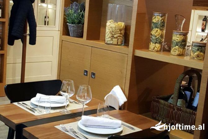 Ambient biznesi me qera 2+1 ne Tirane - 1,999 Euro