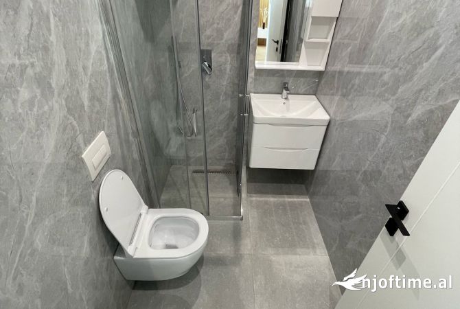 Shtepi me qera Apartament ne Tirane, 1+1, Mobilimi E mobiluar, Pagesa 549  Euro.