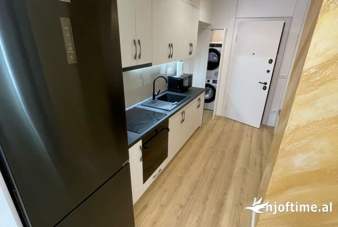 Shtepi me qera Apartament ne Tirane, 1+1, Mobilimi E mobiluar, Pagesa 549  Euro.