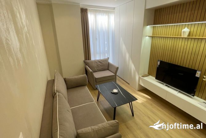 Shtepi me qera Apartament ne Tirane, 1+1, Mobilimi E mobiluar, Pagesa 549  Euro.