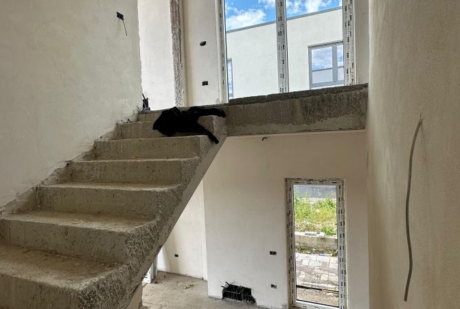 Shtepi ne shitje 3+1 ne Tirane - 580,000 Euro