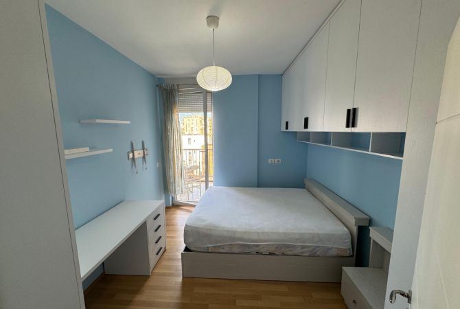 Shtepi me qera Apartament ne Tirane, 2+1, Mobilimi E mobiluar, Pagesa 800  Euro.