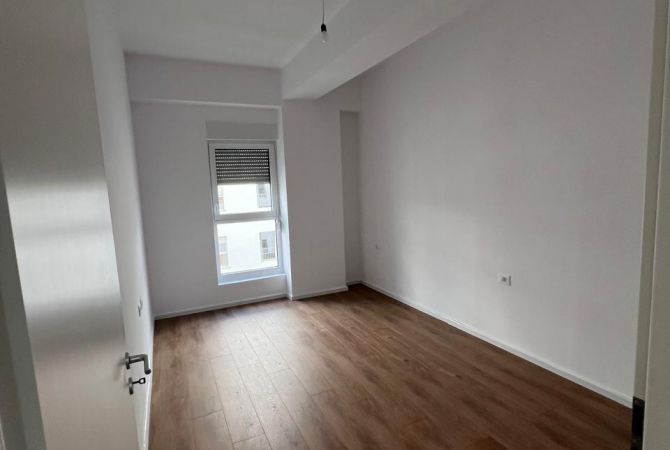 Shtepi ne shitje Apartament ne Tirane, 1+1, Mobilimi Bosh, pa mobiluar, Pagesa 98,000  Euro.