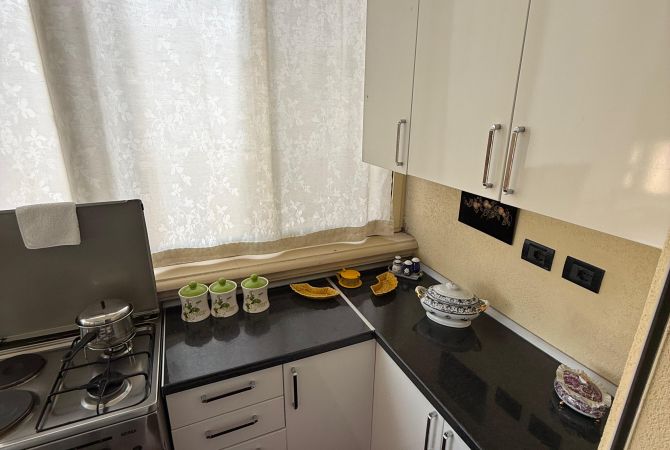 Shtepi me qera Apartament ne Tirane, 2+1, Mobilimi E mobiluar, Pagesa 600  Euro.