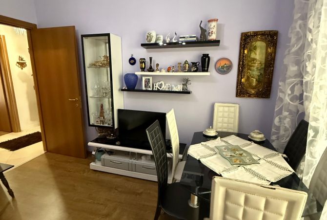 Shtepi me qera Apartament ne Tirane, 2+1, Mobilimi E mobiluar, Pagesa 600  Euro.
