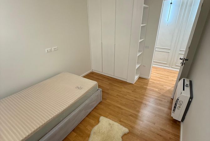 Shtepi me qera 3+1 ne Tirane - 2,000 Euro