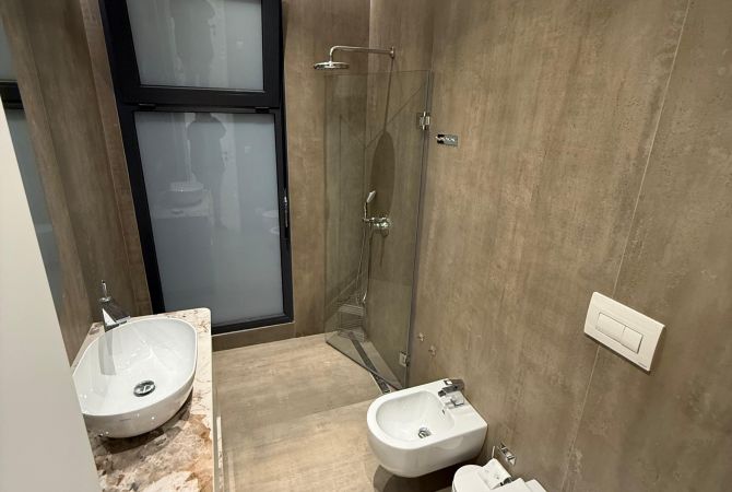 Shtepi me qera 3+1 ne Tirane - 2,000 Euro