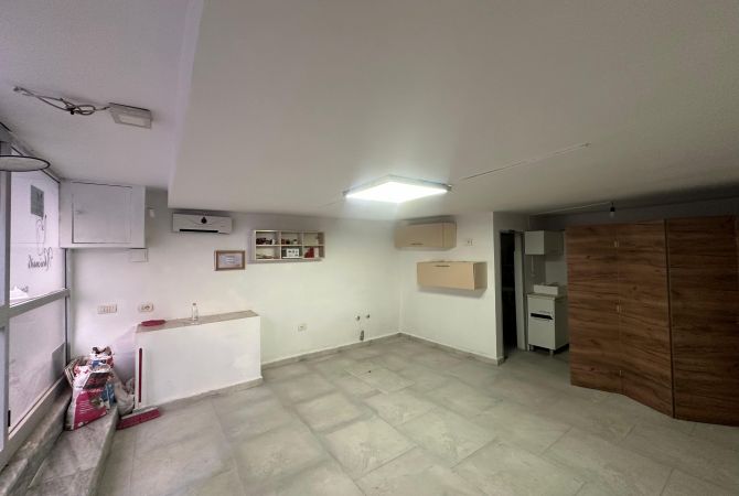Ambient biznesi me qera 1+1 ne Tirane - 400 Euro