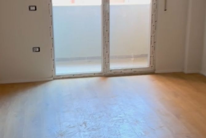 Shtepi ne shitje Apartament ne Tirane, 2+1, Mobilimi Bosh, pa mobiluar, Pagesa 286,000  Euro.