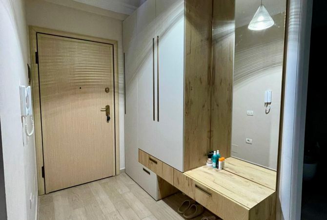 Shtepi ne shitje Apartament ne Tirane, 1+1, Mobilimi E mobiluar, Pagesa 150,000  Euro.