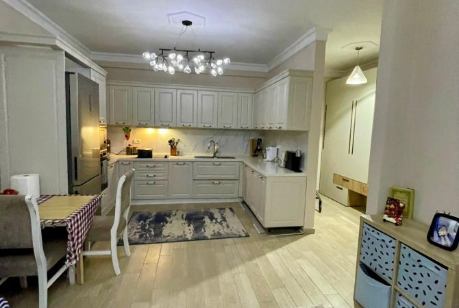 Shtepi ne shitje Apartament ne Tirane, 1+1, Mobilimi E mobiluar, Pagesa 150,000  Euro.