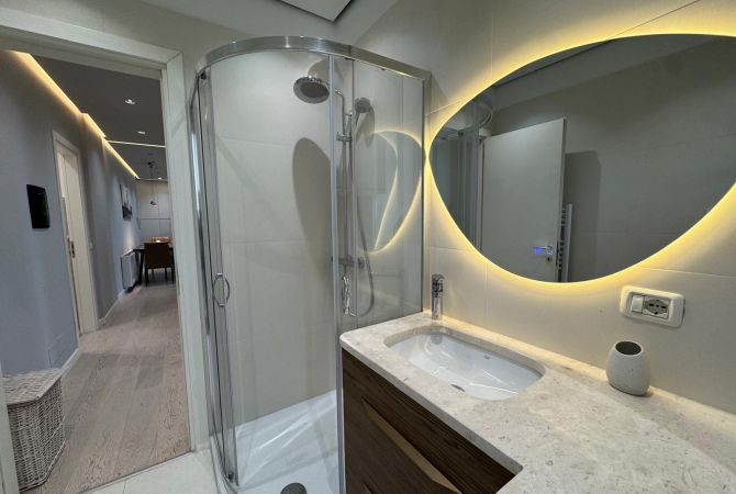 Shtepi me qera 2+1 ne Tirane - 950 Euro