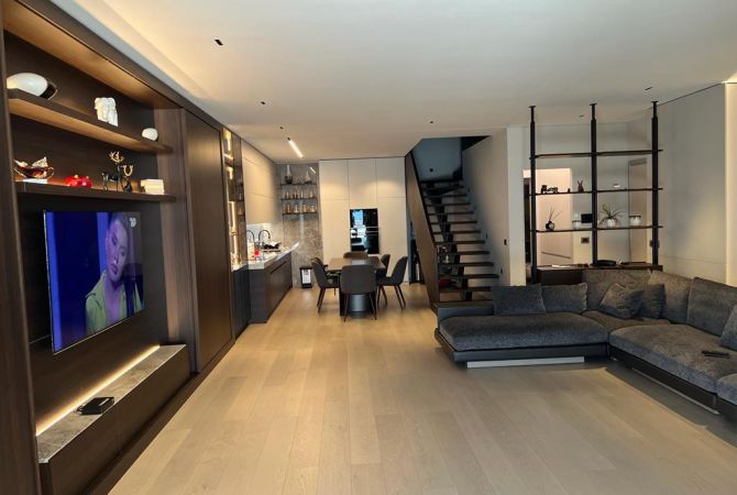 Shtepi ne shitje Duplex(shtepi me 2 kate) ne Tirane, 3+1, Mobilimi E mobiluar, Pagesa 356,000  Euro.