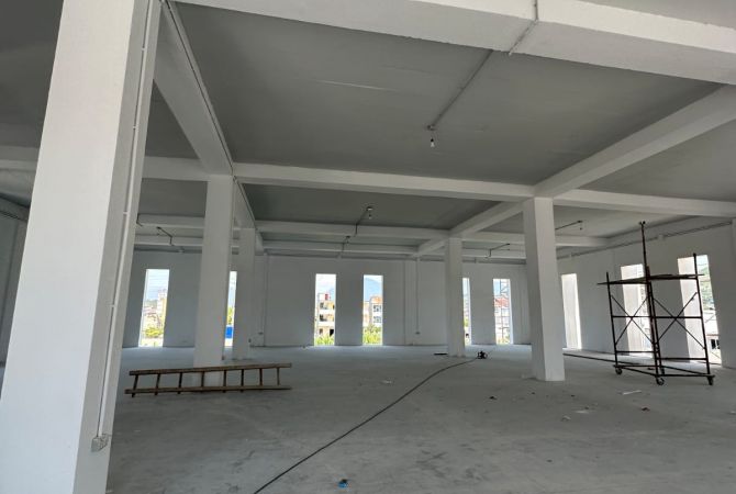 Ambient biznesi me qera 4+1 ne Tirane - 5,250 Euro