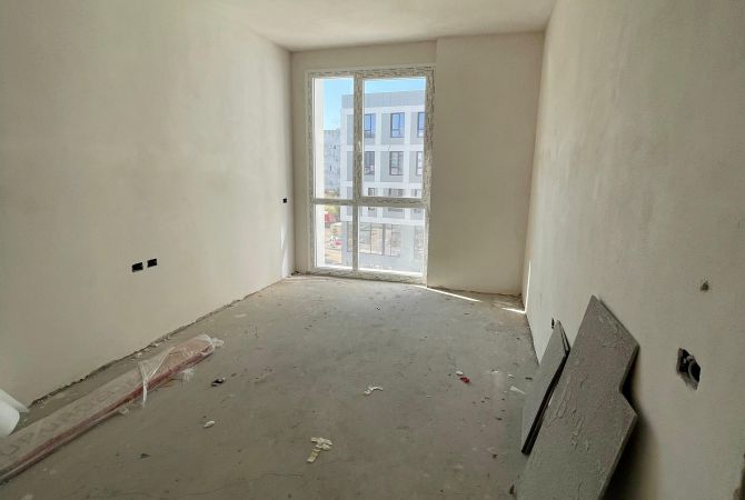 Shtepi ne shitje Apartament ne Tirane, 3+1, Mobilimi Bosh, pa mobiluar, Pagesa 229,400  Euro.