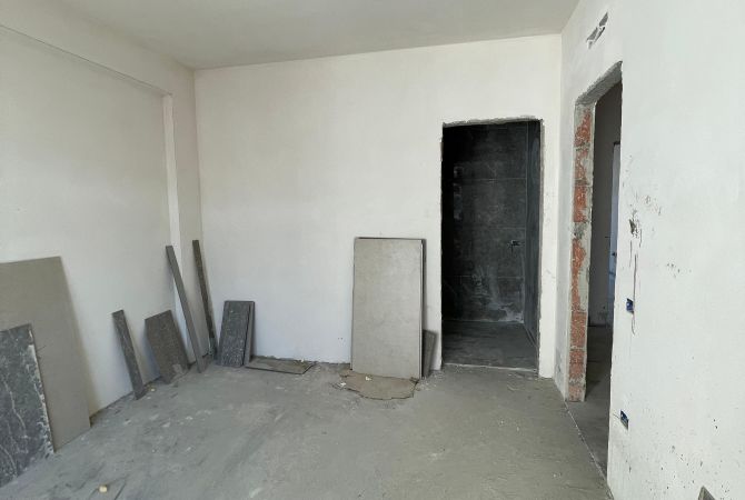 Shtepi ne shitje Apartament ne Tirane, 3+1, Mobilimi Bosh, pa mobiluar, Pagesa 229,400  Euro.