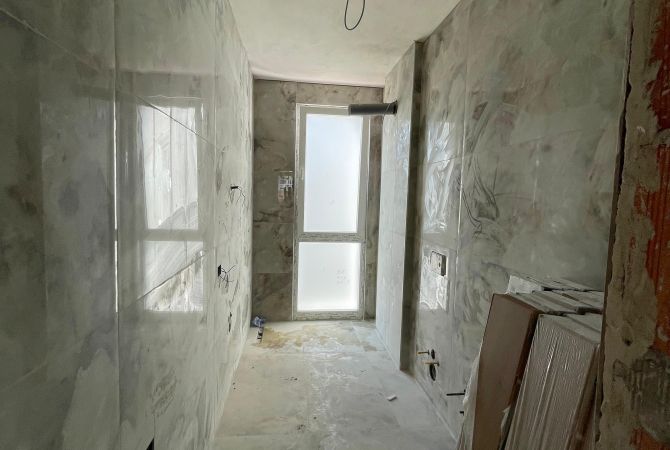 Shtepi ne shitje Apartament ne Tirane, 3+1, Mobilimi Bosh, pa mobiluar, Pagesa 229,400  Euro.