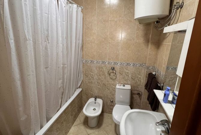 Shtepi me qera 2+1 ne Tirane - 1,200 Euro